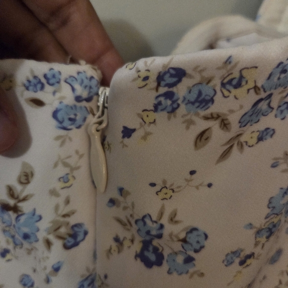 Lavish Alice Women's Off Shoulder White and Purple Floral Cocktail Dress. Sz 14 - Picture 7 of 12